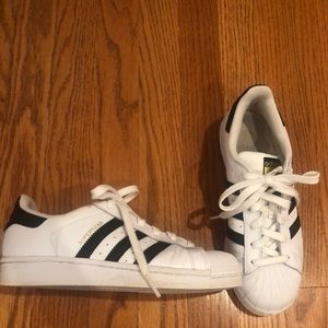 Adidas shoes superstar